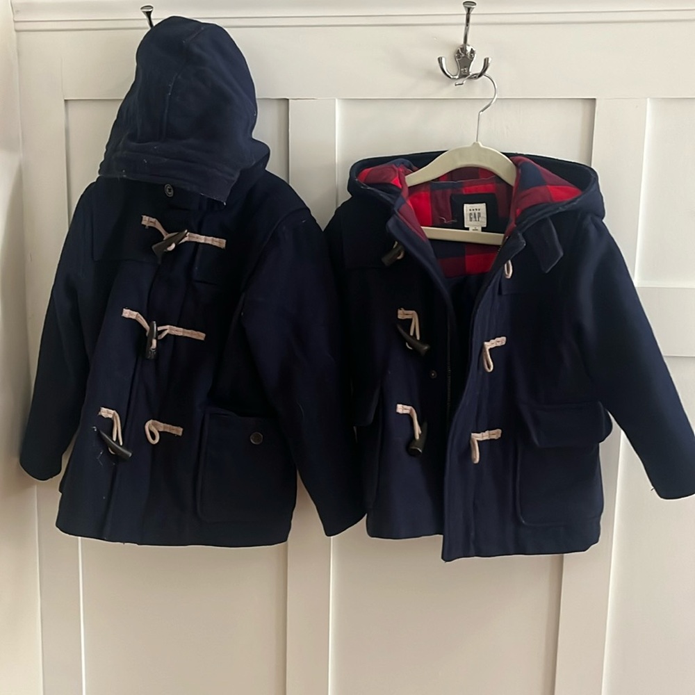 Navy winter toggle coats boys size 4